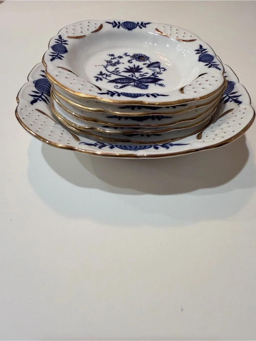 Ceroc Cluj-Napoca porcelain set from Romania blue onion pattern w/ gold trim
